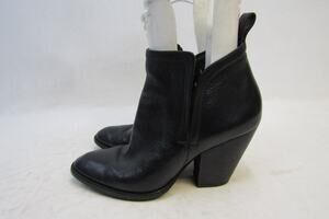 Dolce Vita Womens Size 7.5 Black Leather Chelsea Ankle Fashion Boots Bootie